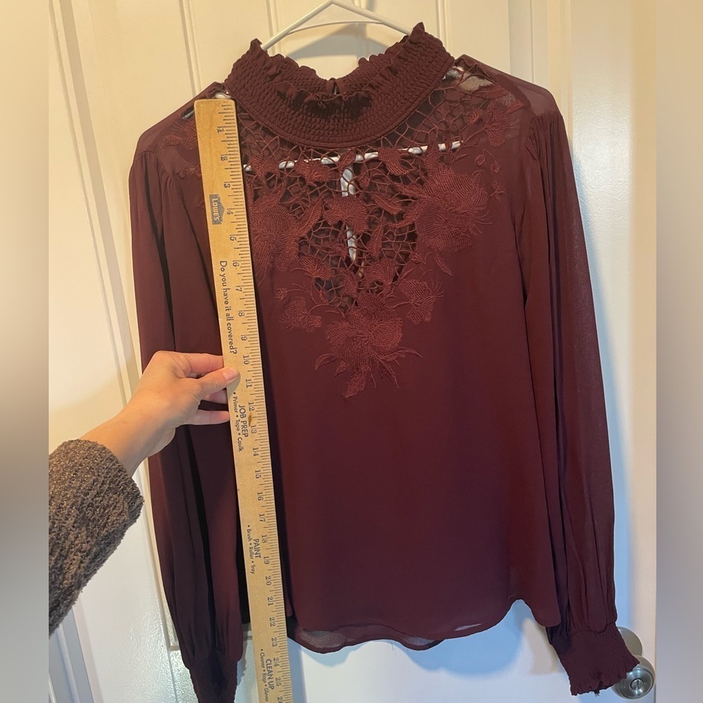 ASTR THE LABEL Women's Claire Embroidered Woven Blouse Wine Color Sz M Long Sl - Picture 6 of 10